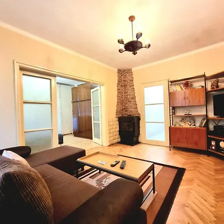 Super Center-huge 2 Bedrooms Апартамент Бургас