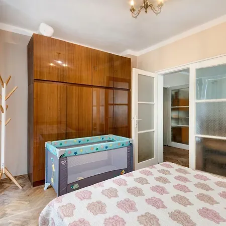 Super Center-huge 2 Bedrooms Бургас