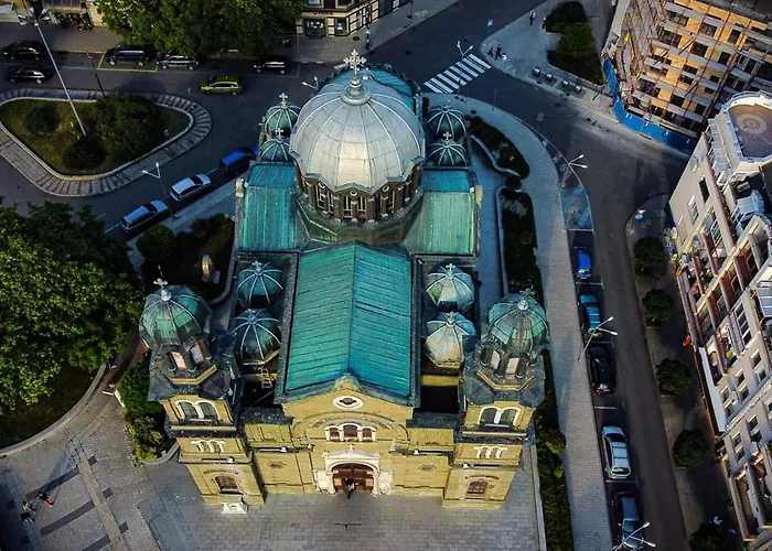 Апартамент Super Center-huge 2 Bedrooms Бургас