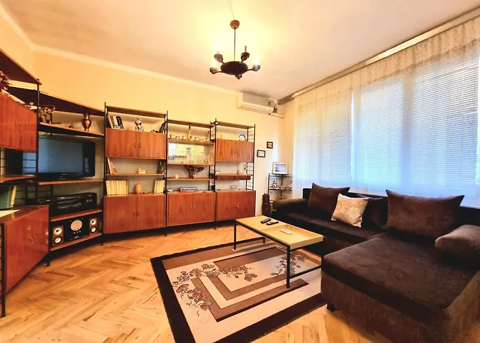 Super Center-huge 2 Bedrooms بورغاس